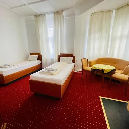 Hotel De Lux *