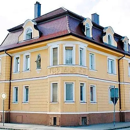 De Lux Hotel *