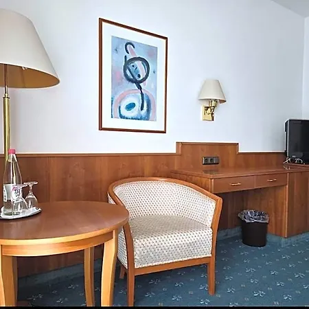 Hotel De Lux